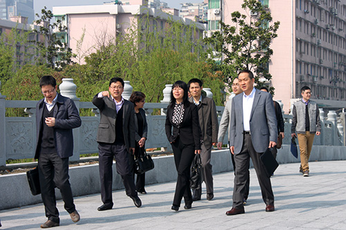 20150329中央党？翁庾樽乙恍休傲儆诺88文创园调研 (1).jpg