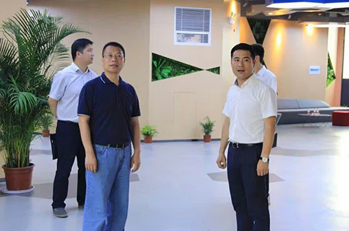 20160818拱墅区委常委、组织部李炜莅临杭州优德88文创集团总部调研指导 (3).jpg